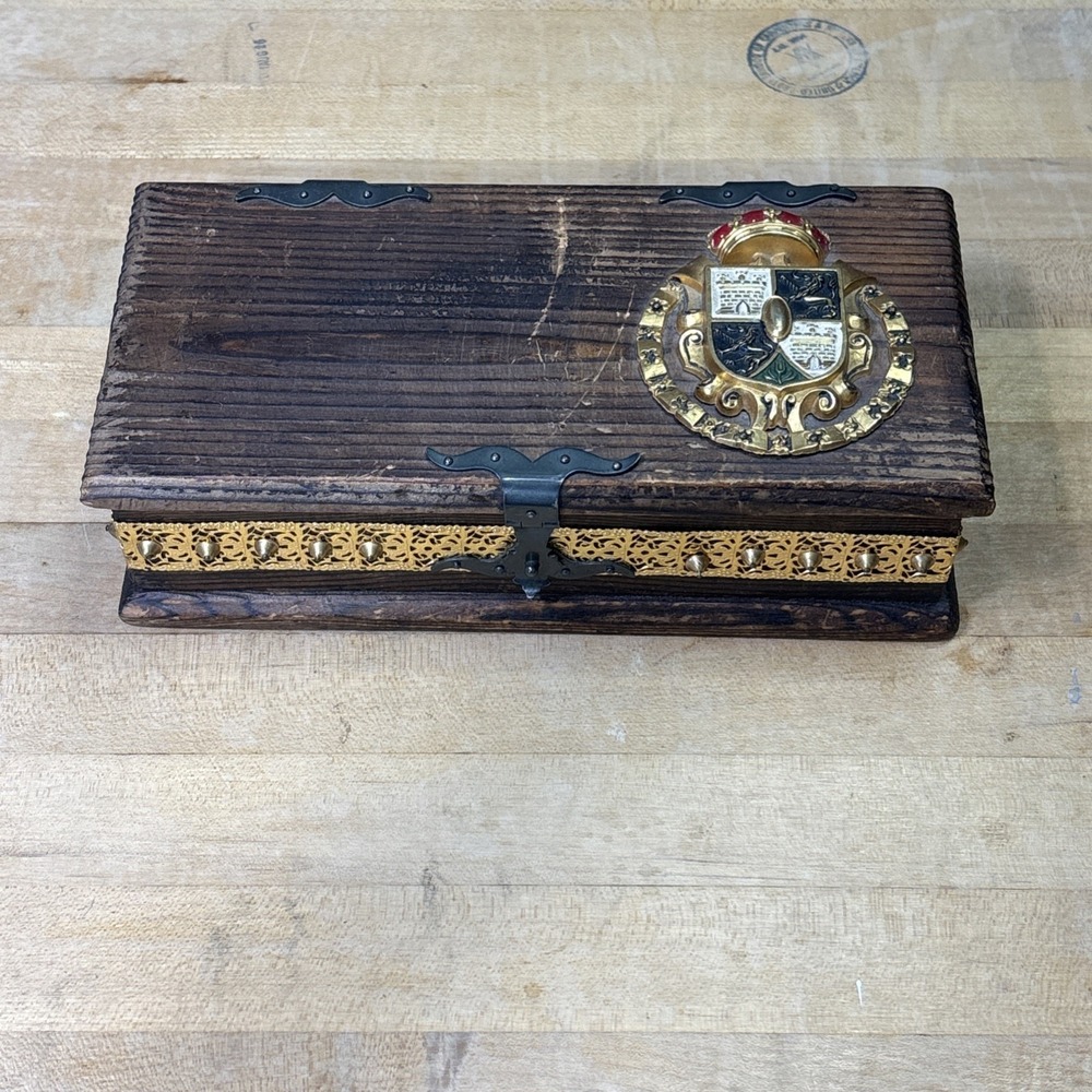 Vintage Wooden Trinket Jewelry Box Crest Gold Tone Decorative Keepsake Chest